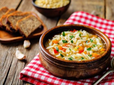 طريقة عمل شوربة لسان العصفور بالجزر