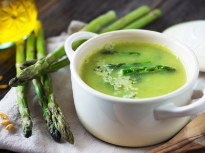 وصفات لعمل شوربة الهليون