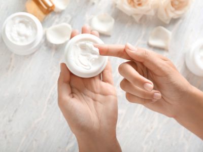 مرطب للجسم: أنواعه وأفضل المرطبات الطبيعية من المنزل