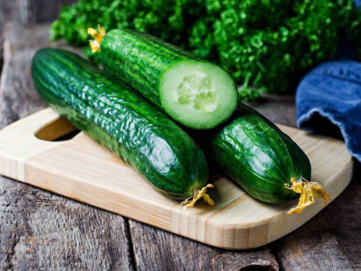 هل يوفر الخيار فوائد للمرضعة؟