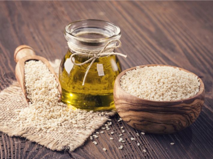 كم سعرة حرارية بزيت السمسم؟