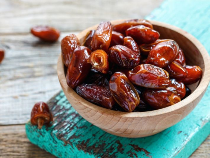 حقيقة أم خرافة: هل التمر يثبت الوزن؟