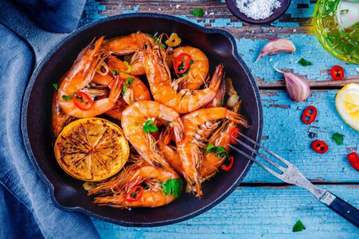 روبيان مقلي بالثوم والكزبرة