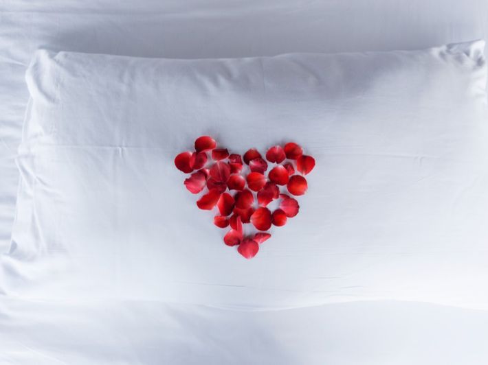 كيفية إيقاظ الزوج بطريقة رومنسية؟