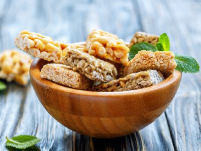 طريقة عمل الفول السوداني بالسمسم