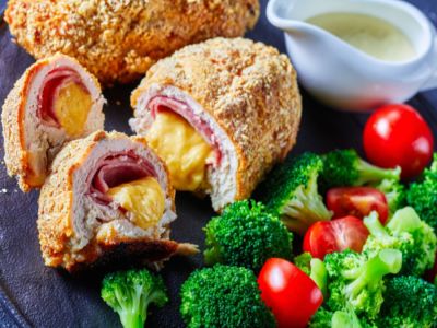 طريقة عمل الكوردون بلو باللانشون وجبنة الشيدر
