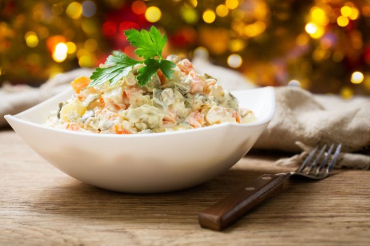 سلطة البطاطس المسلوقة بالخضار