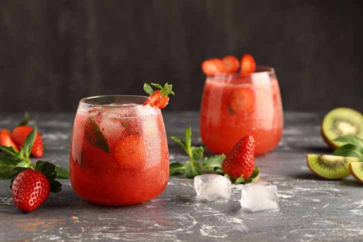 طريقة تحضير عصير الفراولة والكيوي