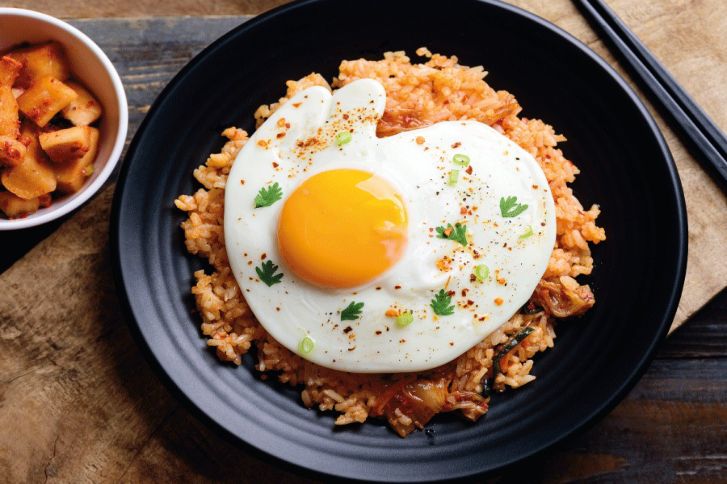 طريقة عمل الأرز بالبيض الكوري