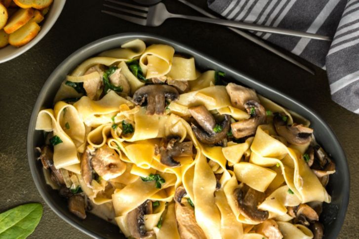 طريقة عمل الفوتشيني بالكريمة والدجاج