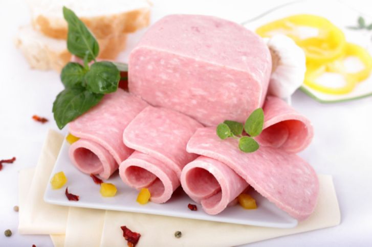 طريقة عمل اللانشون مثل المصانع