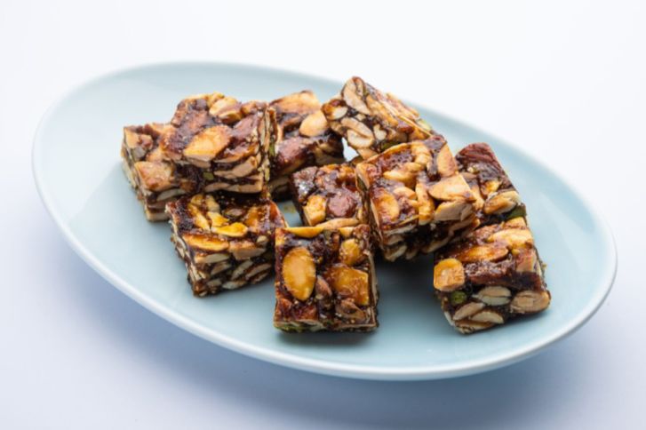 طريقة عمل حلوى التمر بدون زبدة