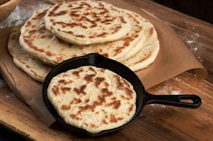 طريقة عمل خبز الصاج بالمقلاة