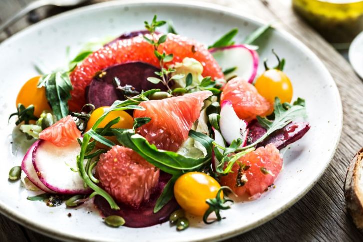 طريقة عمل سلطة البوملي مع الجرجير