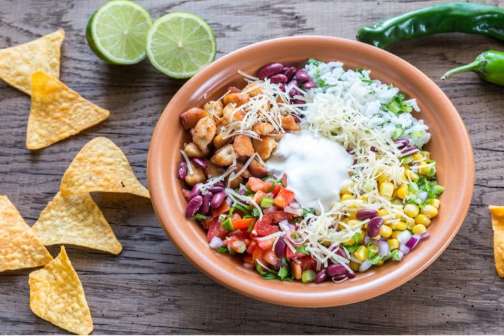 طريقة عمل سلطة الدوريتوس بالدجاج