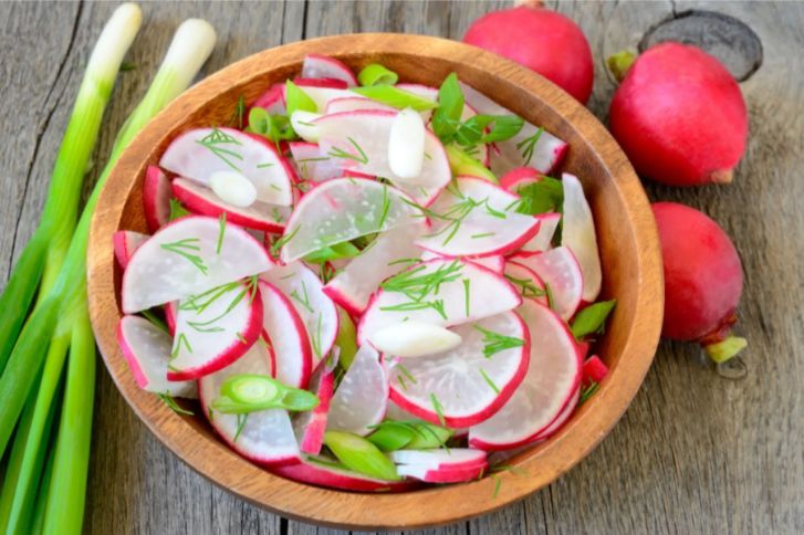 طريقة عمل سلطة الفجل الأحمر