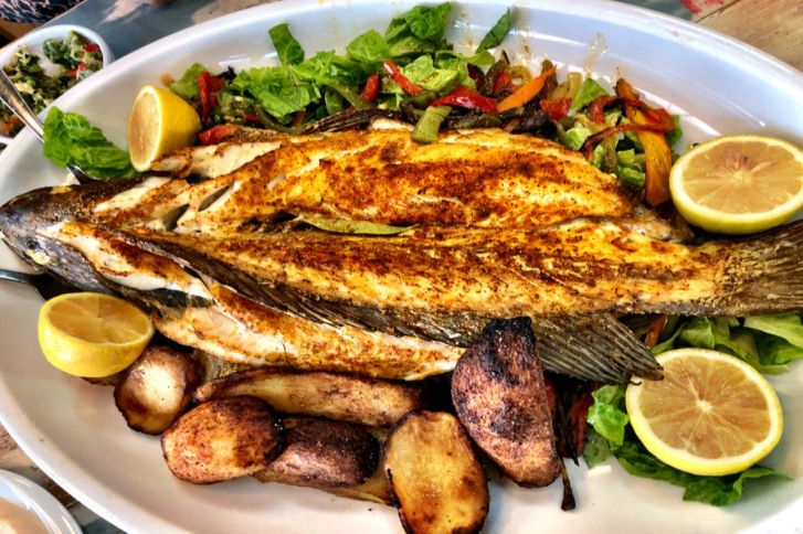 طريقة عمل سمك سنجاري بالكمثرى بالفرن