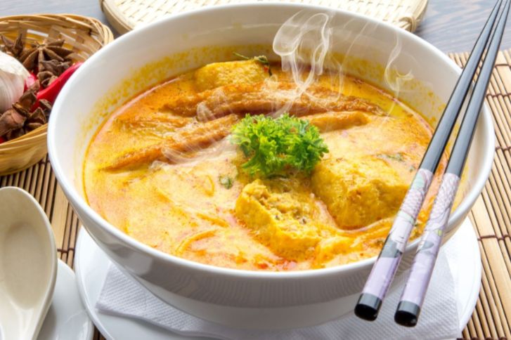 طريقة عمل شوربة الكاري بالدجاج