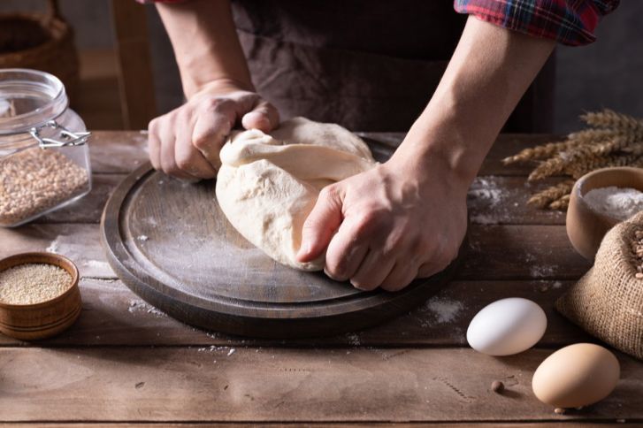 طريقة عمل عجينة الفطائر بدون سكر وخميرة