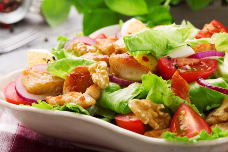 طريقة عمل فتوش الدجاج