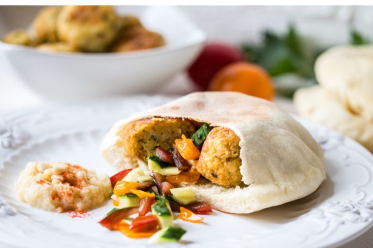 طريقة عمل فطيرة الفلافل