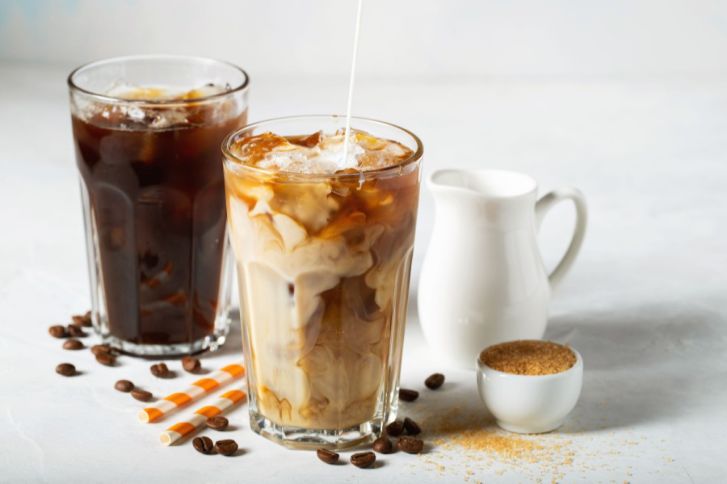 طريقة عمل مشروب بارد بالحليب والنسكافيه