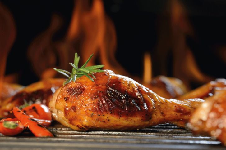 عمل دجاج مشوي على الفحم بالطريقة المغربية