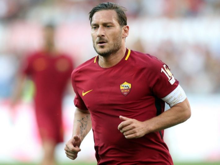 عدد بطولات توتي