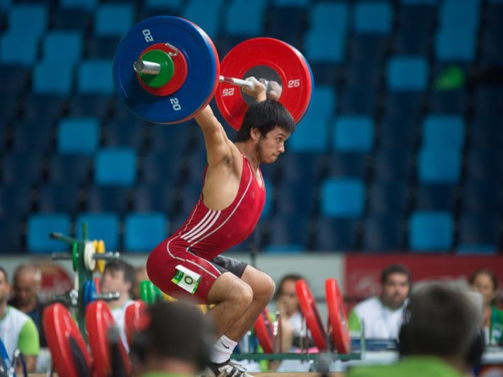 كم وزن في رياضة رفع الأثقال؟