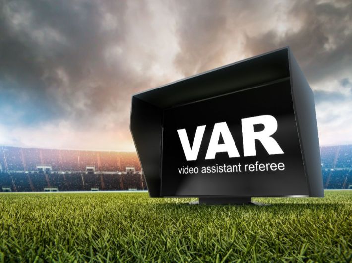 ما هي تقنية الفار في كرة القدم؟