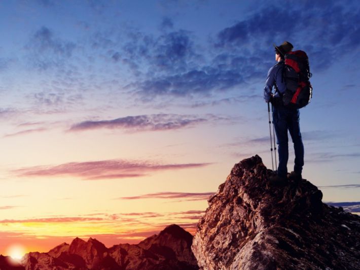 ما هي صفات متسلق الجبال؟