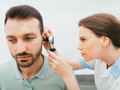 ألم الأذن بعد الرشح: لماذا وما العمل؟