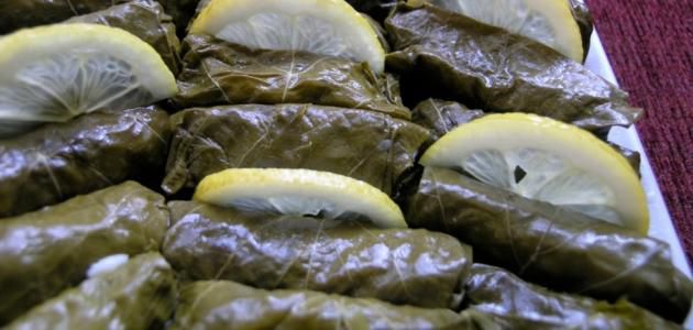 أسهل طريقة للف ورق العنب