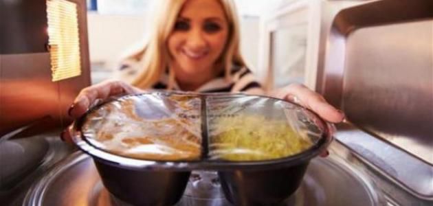 أكلات تسمن في أسبوع الموز بالعسل والسمسم