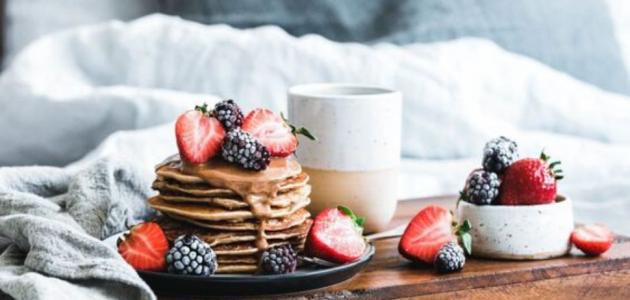 وصفات أمريكية بان كيك بالشوكولاتة والفواكه