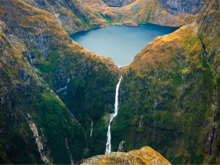 شلالات ساذرلاند في نيوزيلندا: وجهتك السياحية القادمة