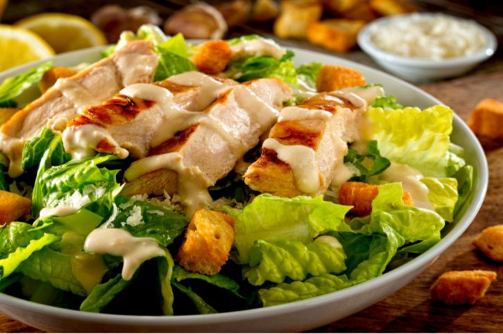 4 وصفات لتحضير سلطة بالخس