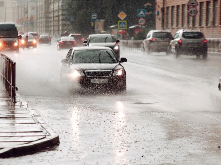 هل مثبت السرعة يضر السيارة؟